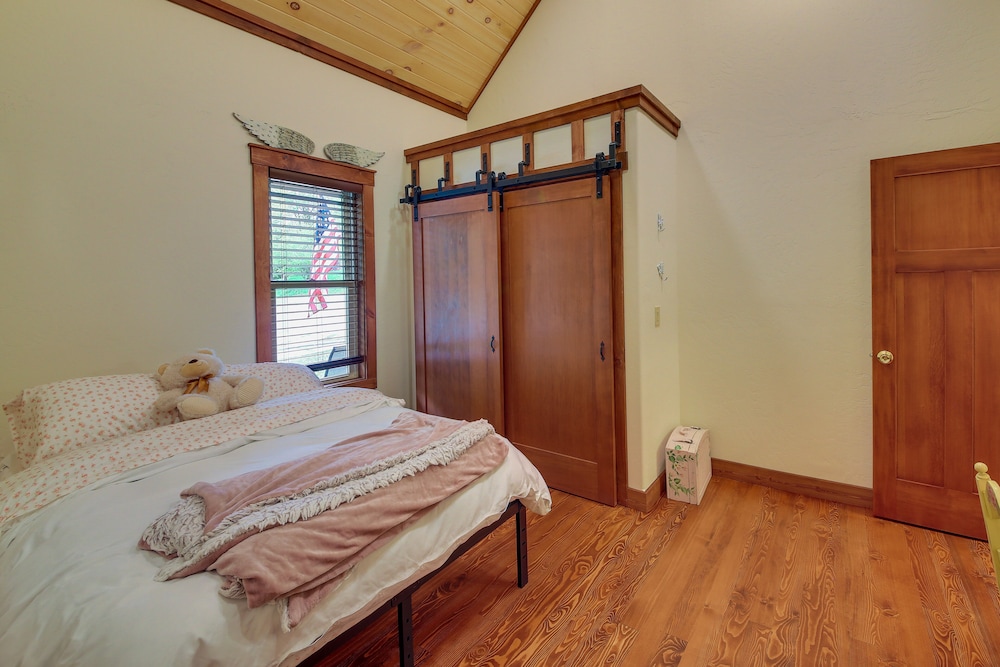 Downtown Bonners Ferry Home w/ Covered Porch! view 2