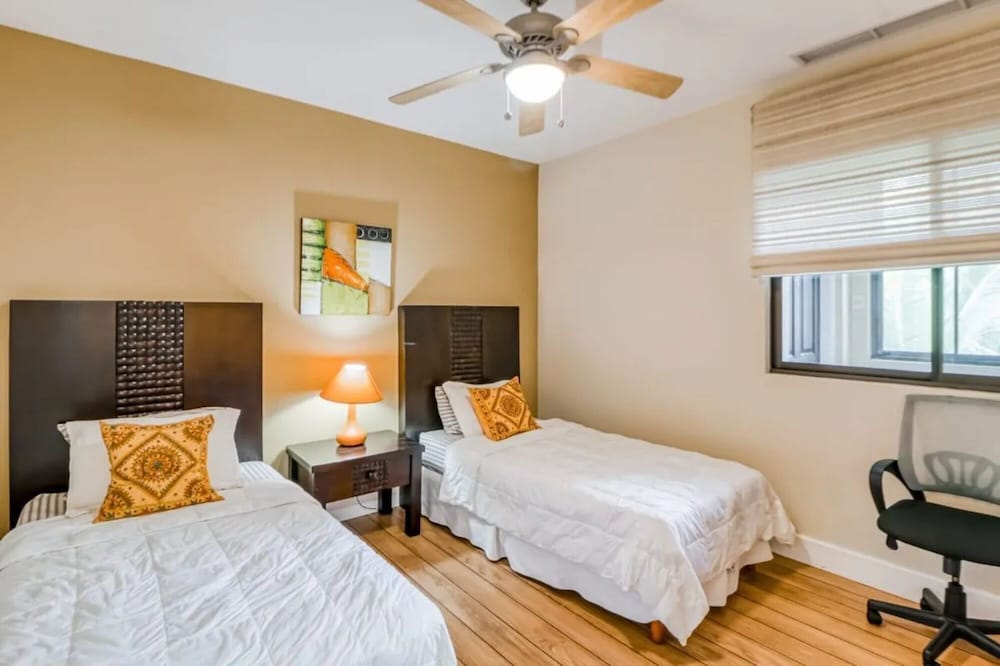 Elegant Condo in High-End Resort Community with Pool and Beach Club Access