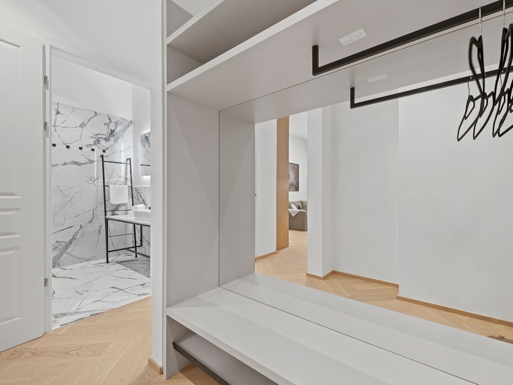 Living No. 5 by GT7 Hospitality