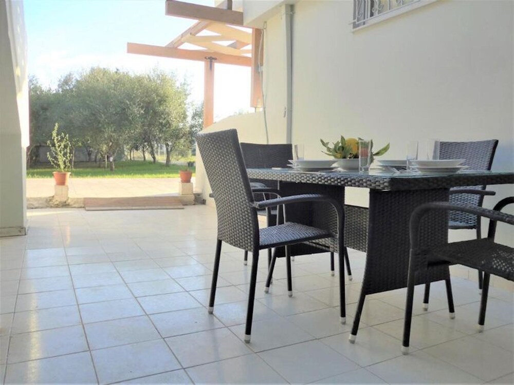 "kalamaki Plaza Apartments 'elia'"