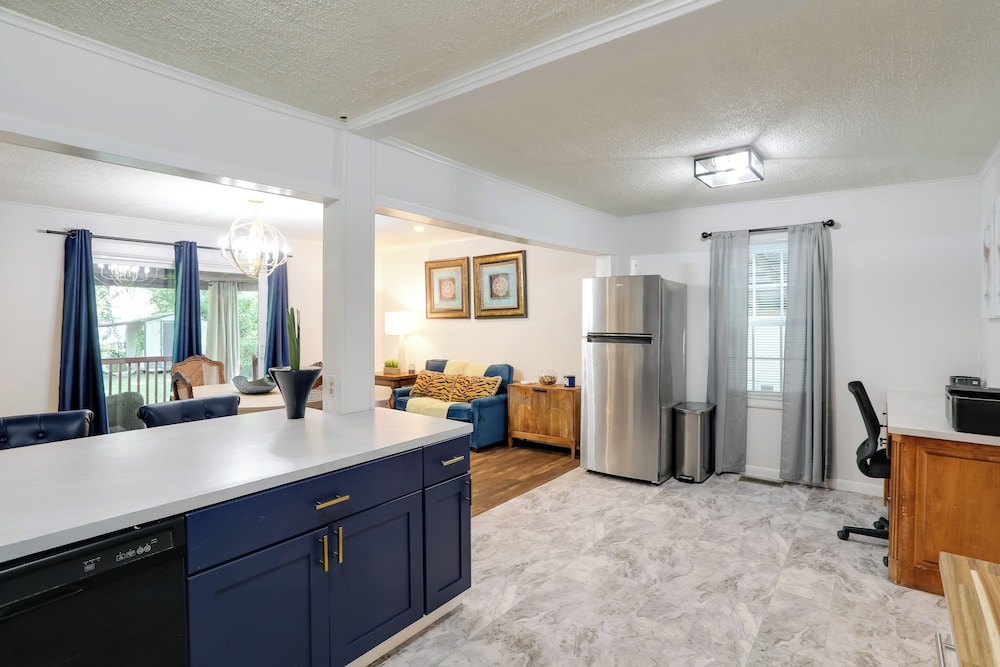 Updated North Greenwood Cottage < 1 Mi to Dtwn!