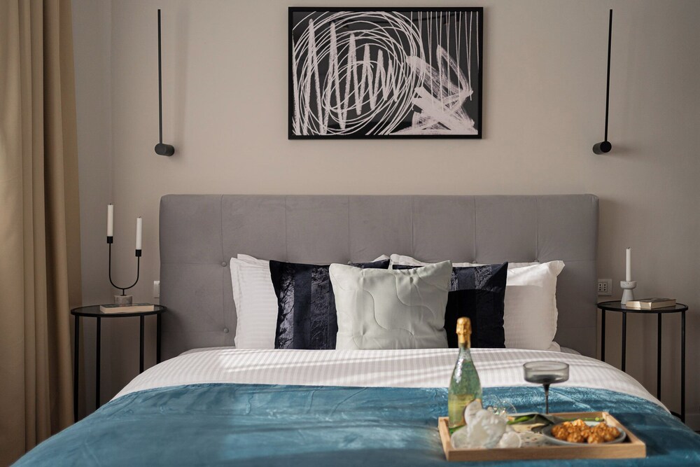 Contemporary 3-Bedroom Lofts - Modern Touches Meet Classic Elegance by Calea Victoriei
