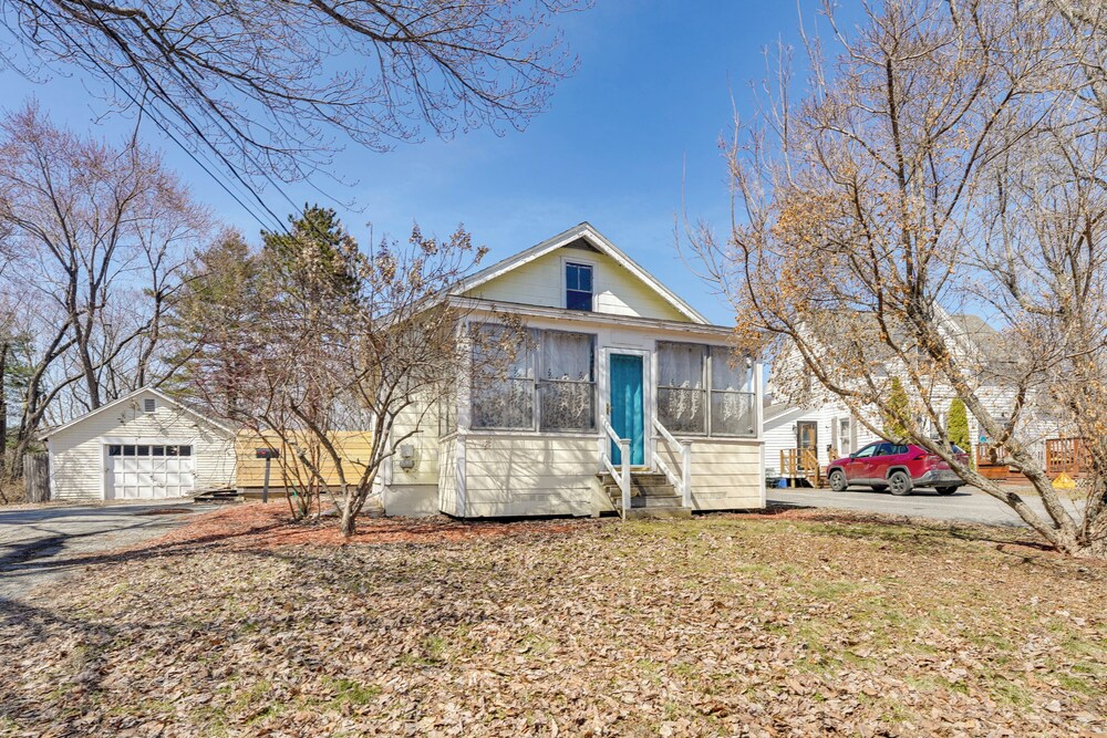 2 Mi to Colby College: Peaceful Home in Waterville