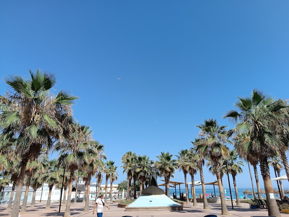 Amazing & Renovated 2-bedroom Flat in Fuengirola