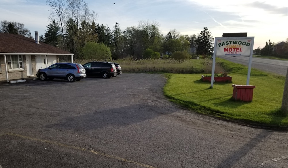 Woodstock Vacations - Eastwood Motel - Property Image 12