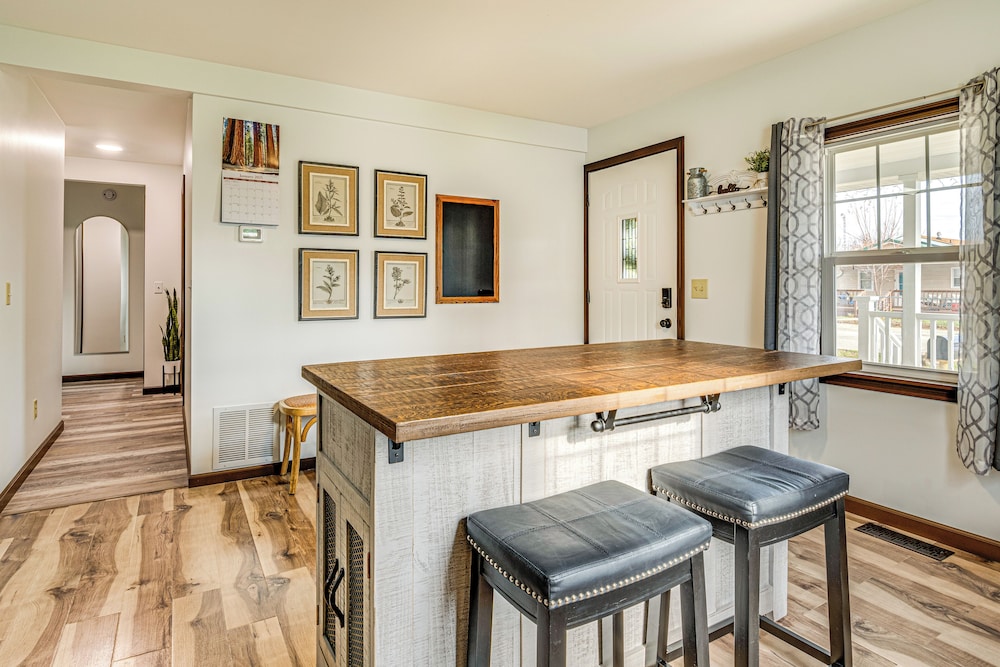 17 Mi to Brookville Lake: Home w/ In-unit Laundry