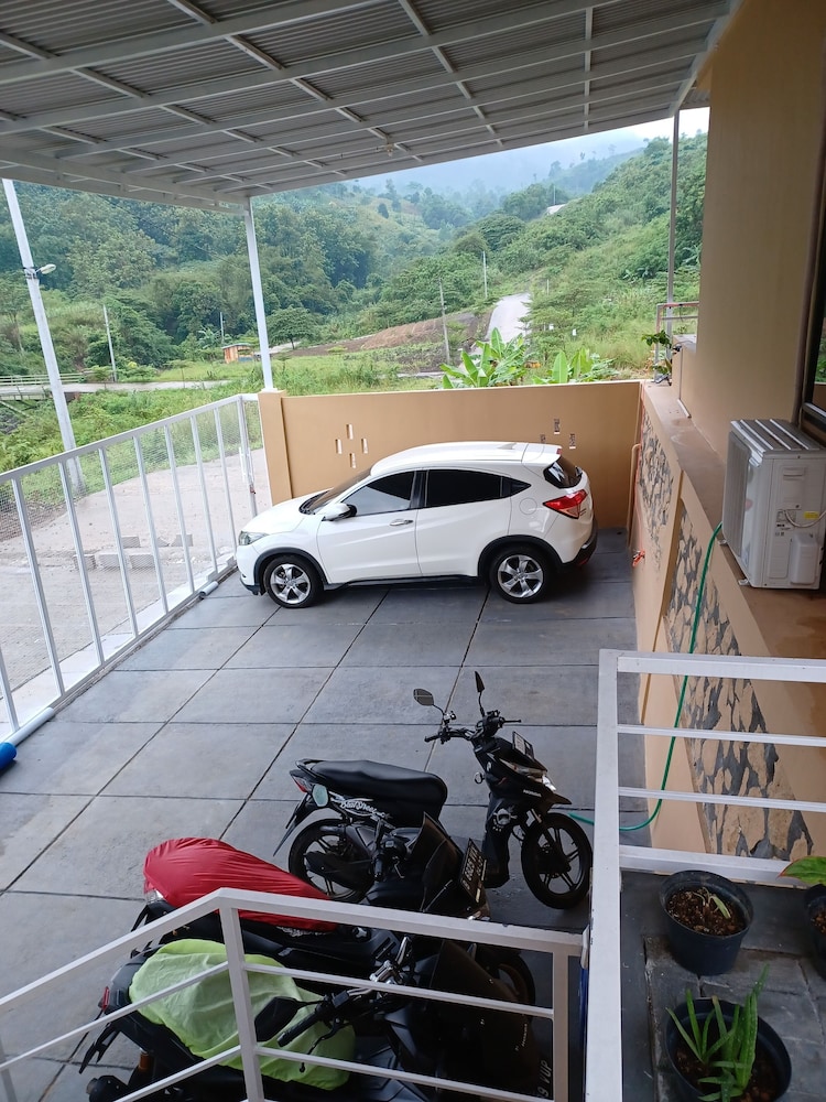 OMAHKAYU