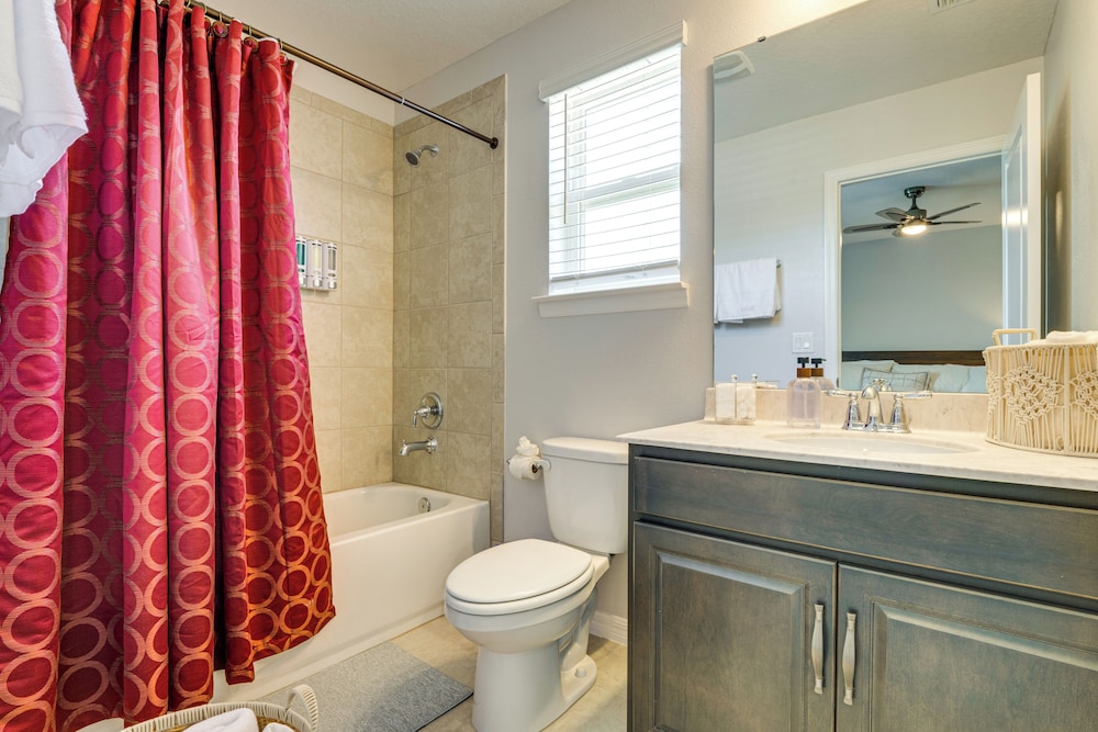 Pool Access: Family Gem w/ Views in St Cloud!