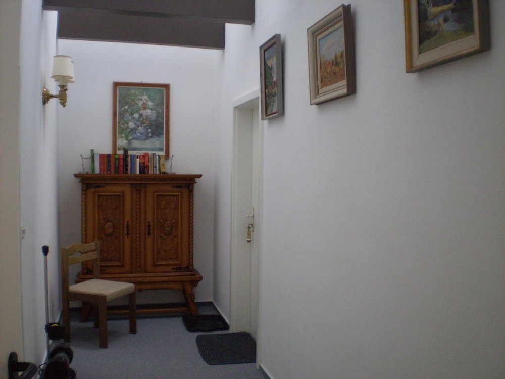 Photo 33