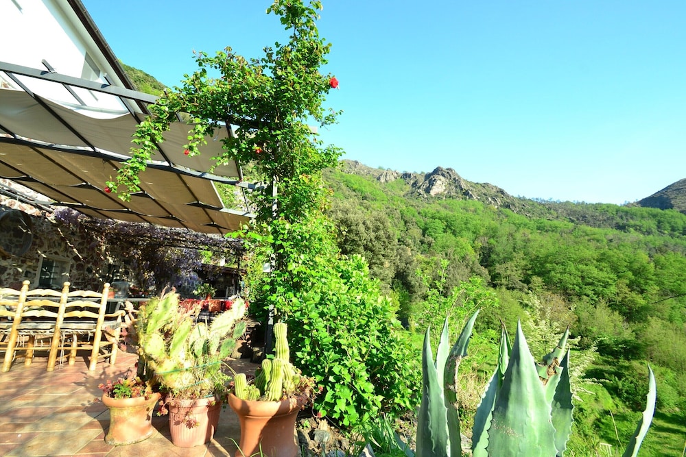 Hillside Retreat Near 5 Terre