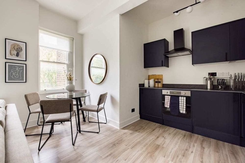 The Kensington And Chelsea Classic - Glamorous 2bdr Flat