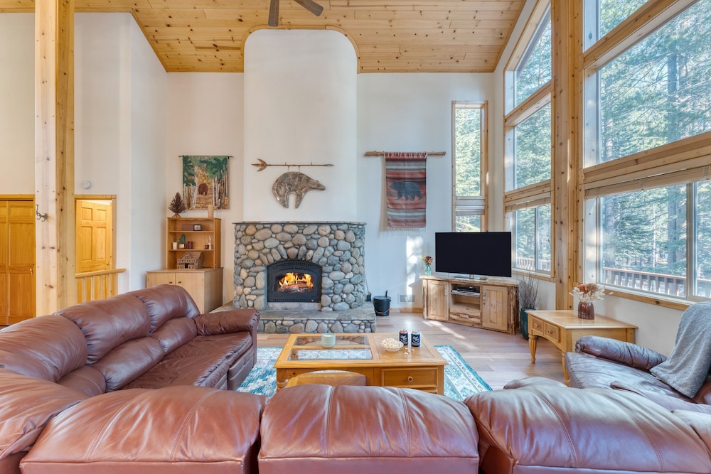 Hansel by Avantstay Pool Table 5mins to Skiing
