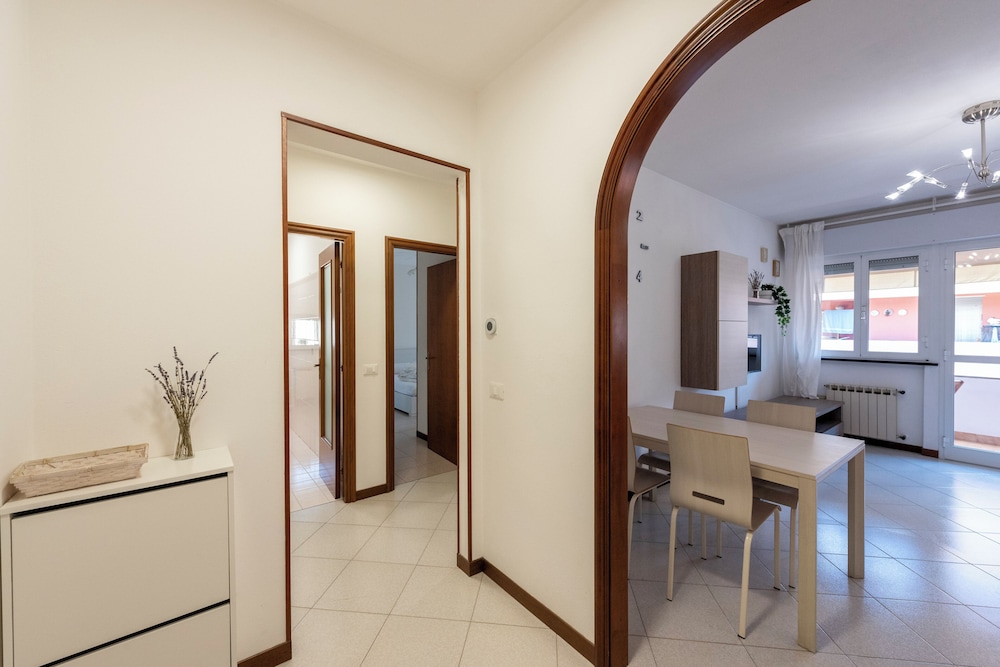 Charming 2-bed flat balcony & parking