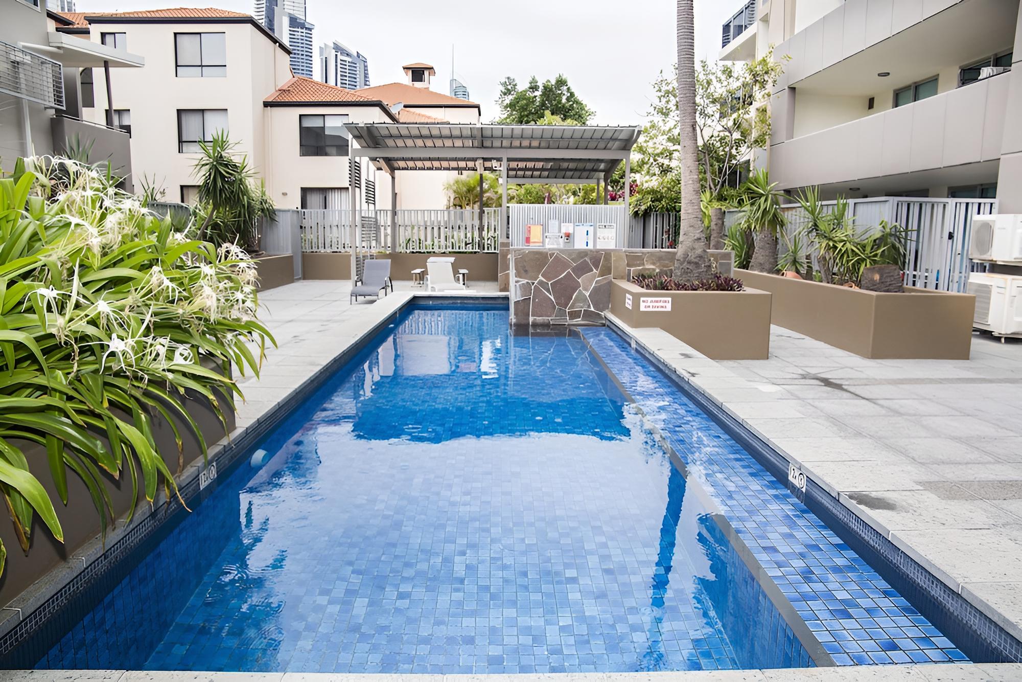 Surfers Paradise Suite with Pool and Spa