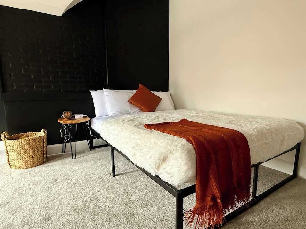 Jungle House Boutique Residences – Downtown Columbus & Short North