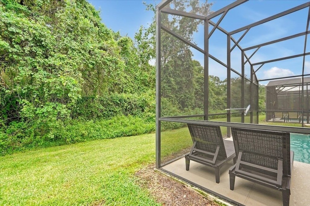 Spacious Vacation Home, No Rear Neighbors! Close To Clubhouse,bbq, Resort Community 6 Bedroom Home