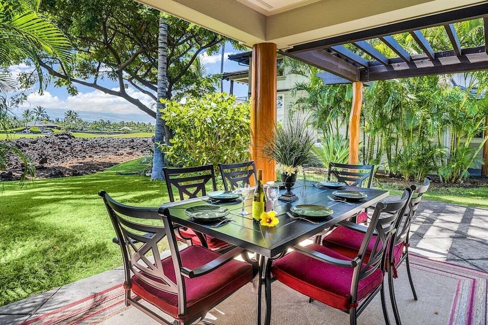 Prestigious Mauna Lani Resort - Luxurious End Unit - Large Private Lanai! -vrkcv