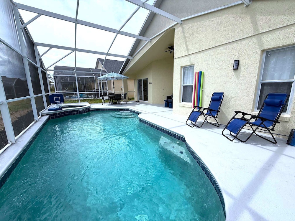 Beautiful South-facing Pool Home in Southern Dunes