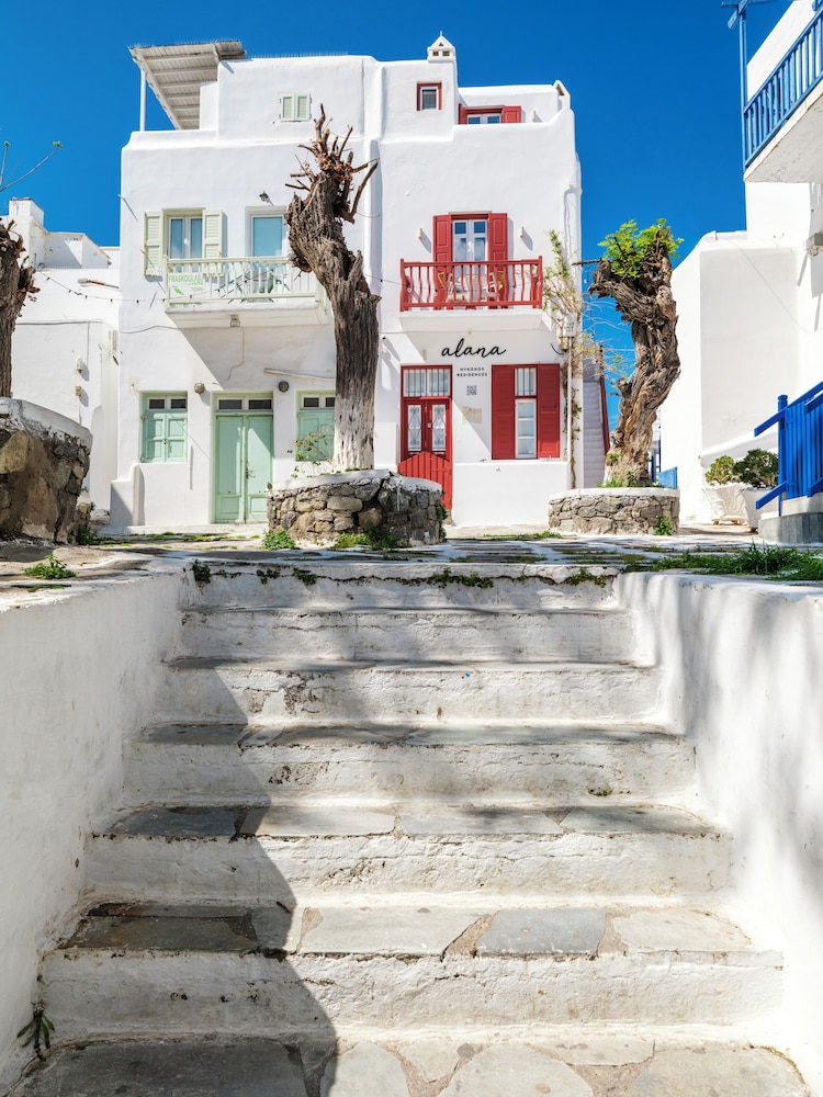 Alana Mykonos