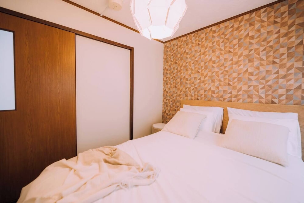 5BDR 1.5BA Osaka Castle House