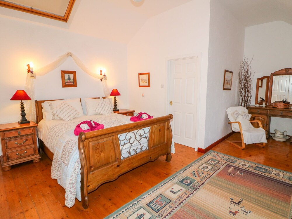 Woodleigh Cottage view 2