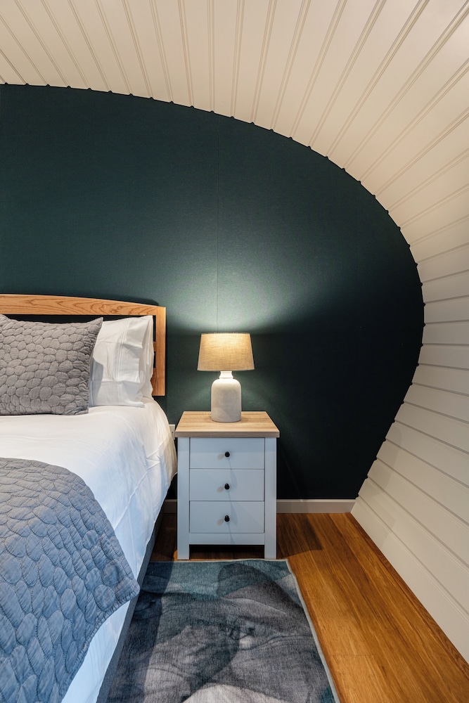Stunning EcoRetreat Pods in Old Chalford
