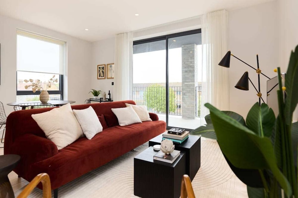 The Brondesbury Scenery - Bright 1bdr Flat With Balcony + Parking