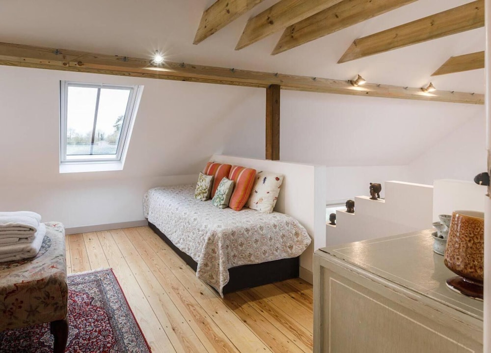 Marlborough Vacations - Perfect Cottage Hideaway in the Divine Pewsey Vale - Property Image 1