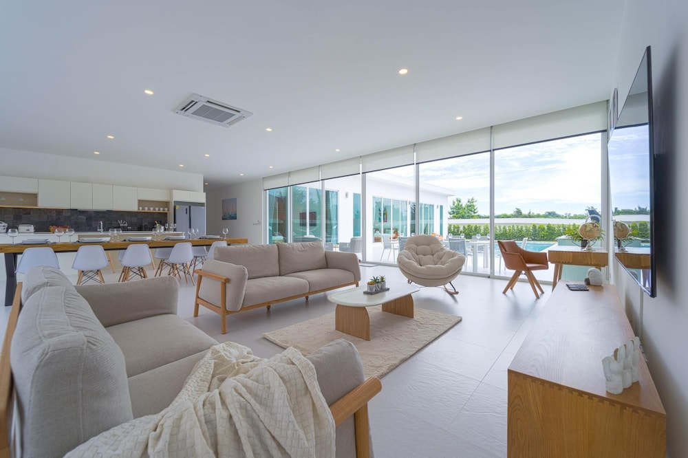 Modern Villa at Palm Hills GolfClub PH4B