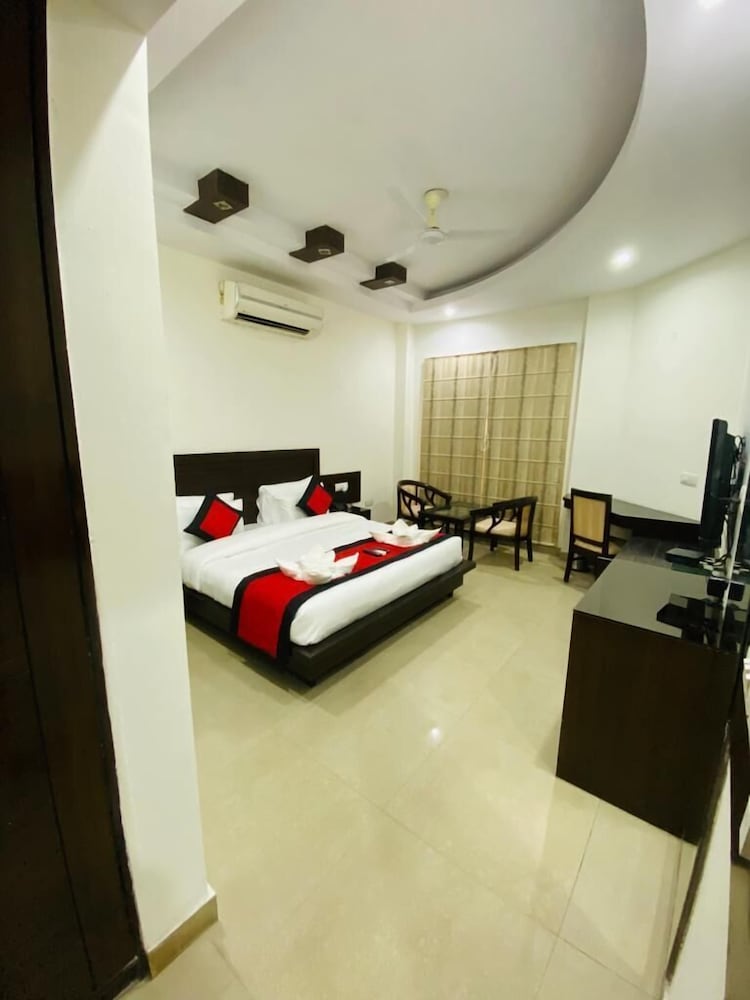 The Asian Suites Galleria view 5