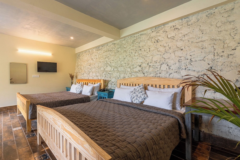 Echor Malusara Lakeview Retreat Bhimtal