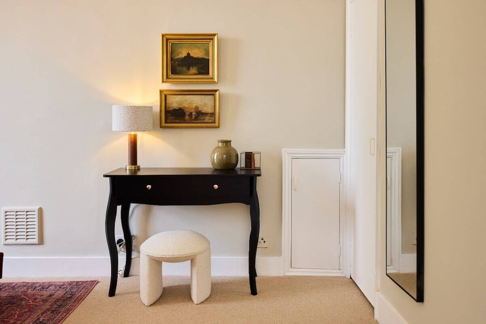 The Earl's Court Hideout - Lovely 4bdr House With Garden