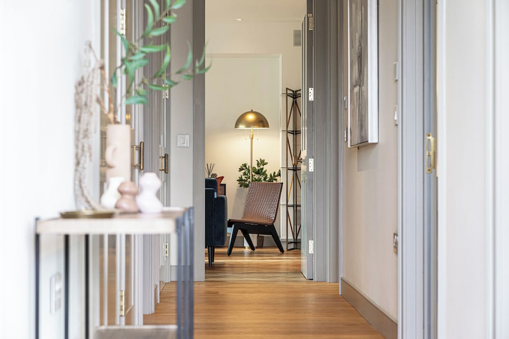 Luxury flats near Big Ben and London Eye