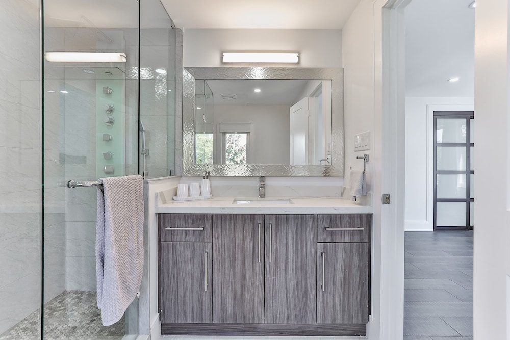 QuickStay - Classy 5brm House in Vaughan