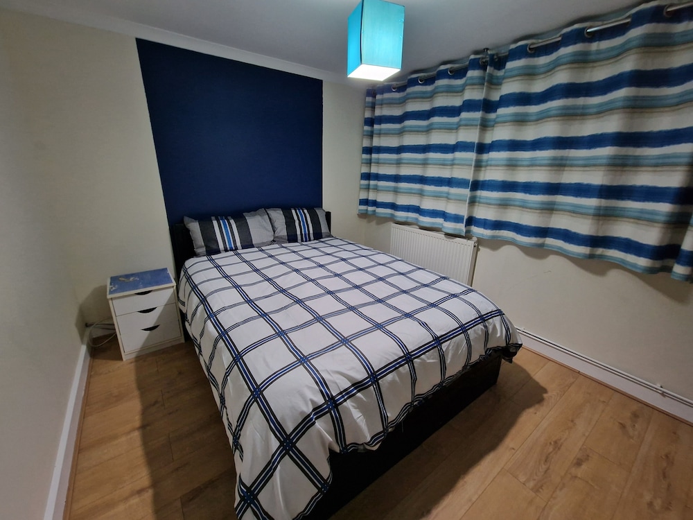 Rooms with Shared Bath Kitchen Parking view 5