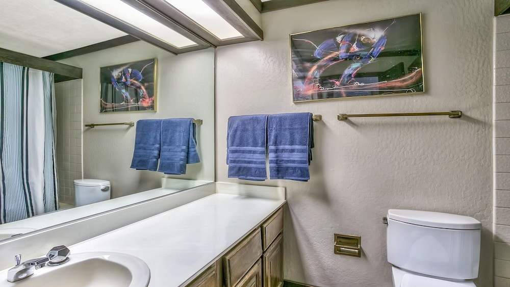 Lake Tahoe Vacations - 227 Squaw Valley Road Condo - Property Image 16