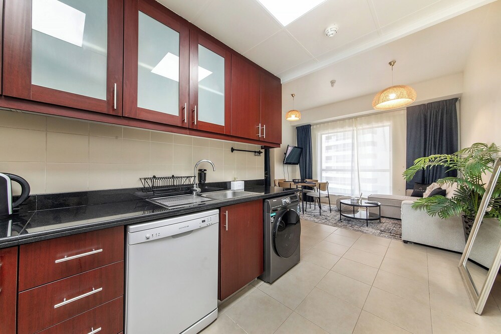 Excellent 1bdr at Bahar 6