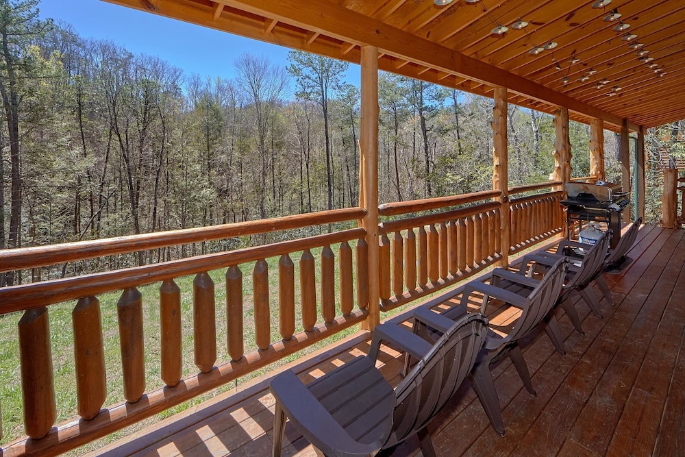 Sweet Tranquility Pool Lodge Apartment 4