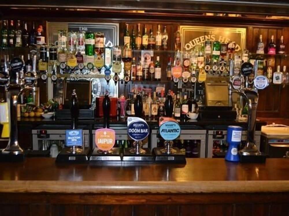 The Queens Head Hotel