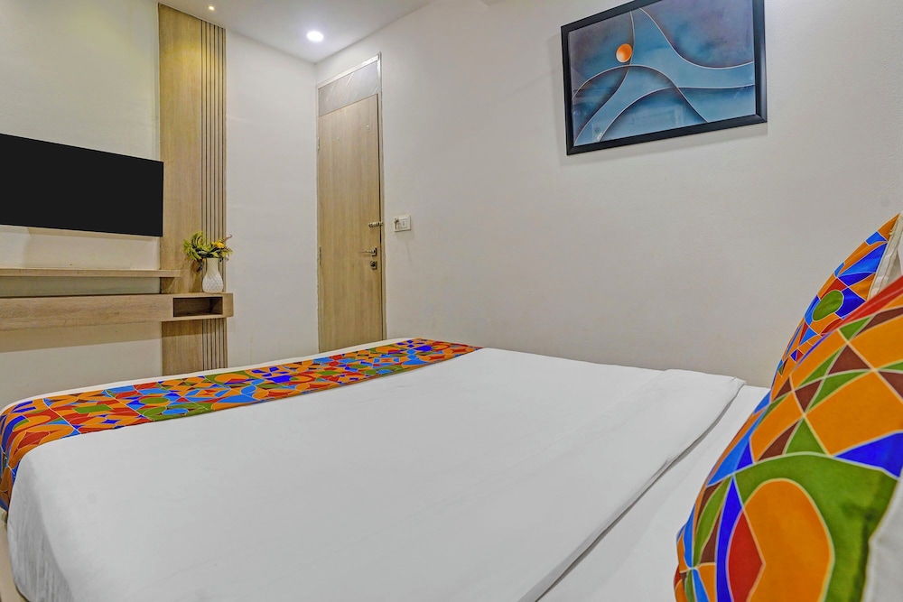 Fabhotel Blu Rooms