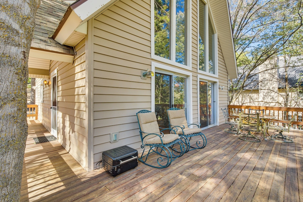 Chic Lake Arrowhead Retreat: 4 Seasons of Fun!