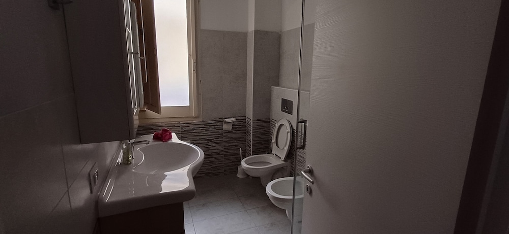 Super Central Rooms