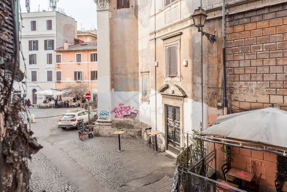Cozy Entire Apt Close To Piazza Trilussa
