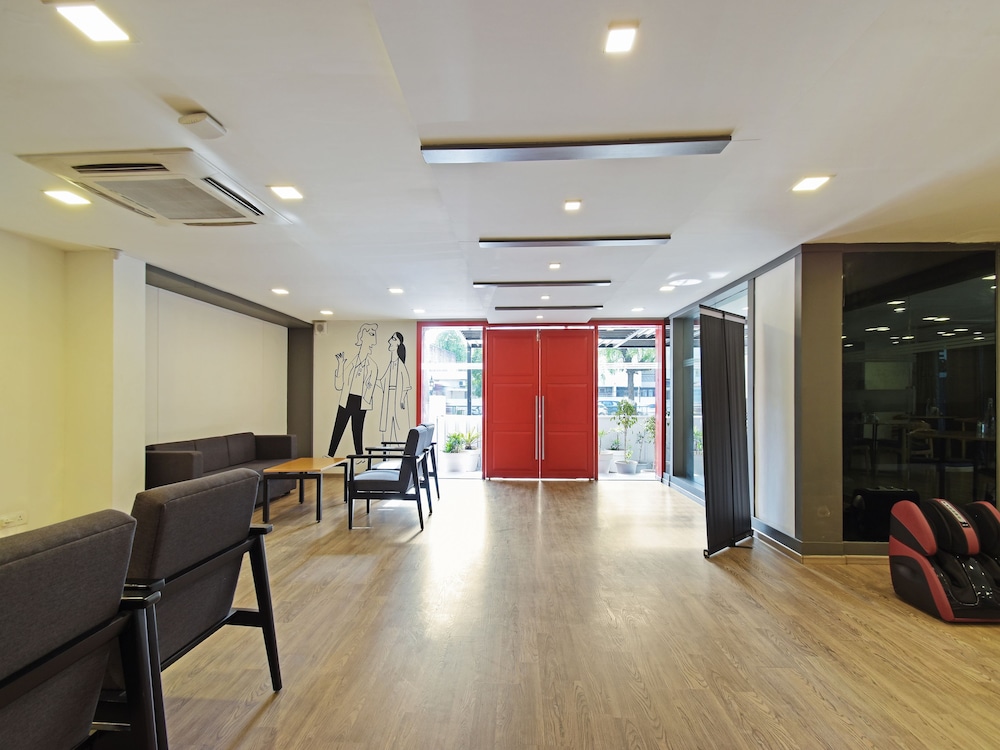 OYO Townhouse 030 Ashram Road Ahmedabad