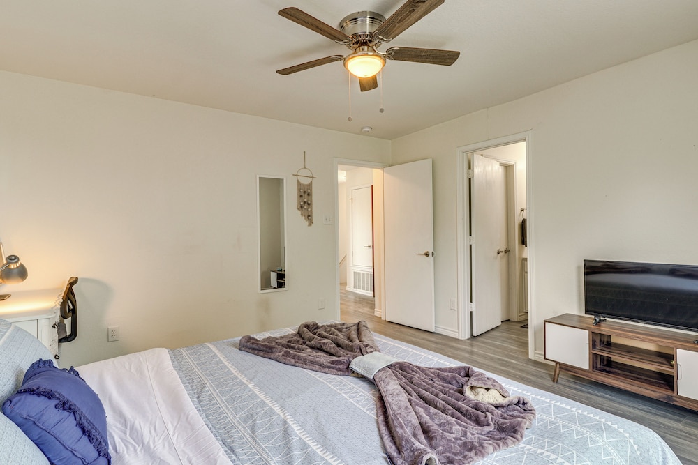 17 Mi to Dtwn Austin: Family Home w/ Patio!