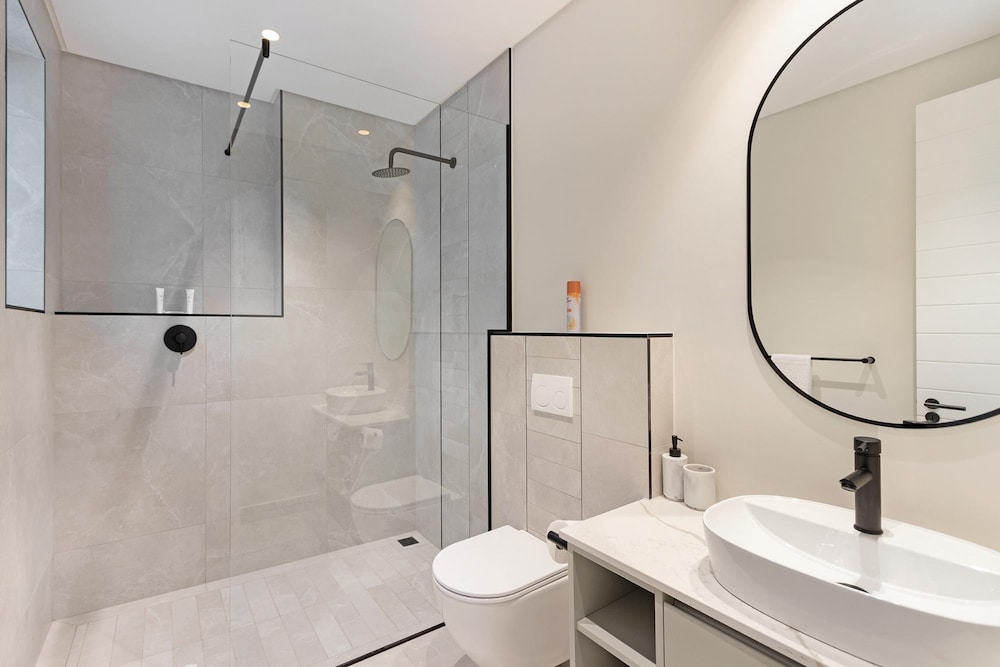 Oceanview Secure 3bed Apt Sea Point Marlo Breeze