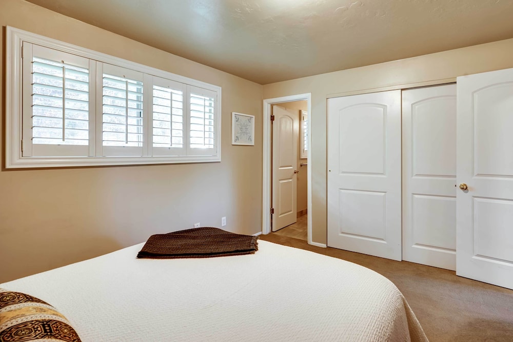 Salt Lake City Vacations - Updated Ranch Apartment w/ Deck - 9 Mi to Downtown - Property Image 5