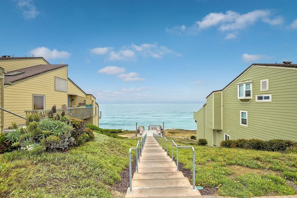 Sea Bluff - Direct Beach Access