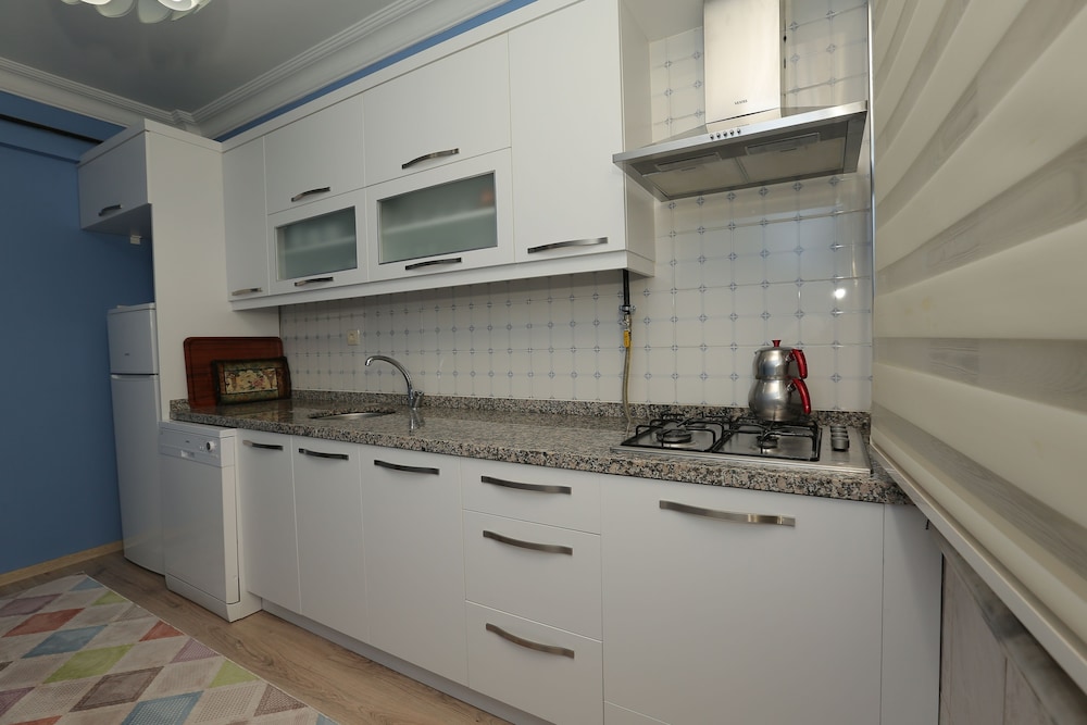 Guven Suite House