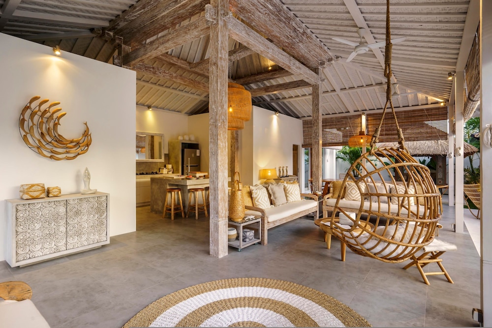 Villa Surga Blue by Alfred in Bali - Brand New 5 BR Pool Villa in the of Seminyak
